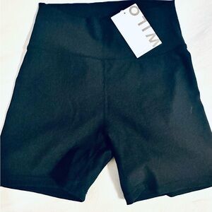 Wilo Black High-Waisted Women's Shorts Medium